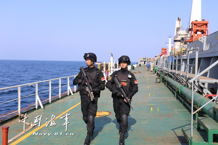 中國海軍隨船護衛(wèi)官兵嚴守鐵律贏得“點贊”